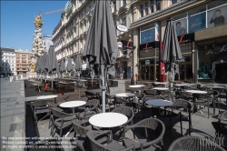 Viennaslide-00010539 Wien, Graben, gesperrte Gastgärten wegen Ausgangsbeschränkung gegen die Ausbreitung des Coronavirus - Vienna, Graben, closed cafe terrasses, curfew because of Corona Virus