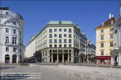 Viennaslide-00010561 Wien, wegen COVID-19 menschenleerer Michaelerplatz // Vienna, deserted Michaelerplatz due to COVID-19