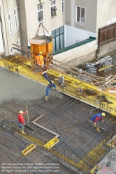 Viennaslide-00470629 Wien, Baustelle des Wohnbaus Beatrixgasse 11, Betonieren einer Geschoßdecke