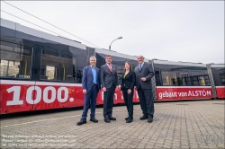 Viennaslide-00611237 Wien, Alstom, Präsentation der 1000. Straßenbahn von Alstom (früher Bombardier) aus Wien, Josef Tauchner, Peter Hanke, Gudrun Senk, Jörg Nikutta // Vienna, Presentation of the 1000th Streetcar by Alstom Vienna (former Bombardier), Josef Tauchner, Peter Hanke, Gudrun Senk, Jörg Nikutta