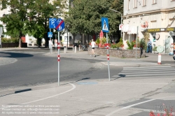 Viennaslide-00800113 Wien, Gaußplatz, unübersichtliche Radwegführung