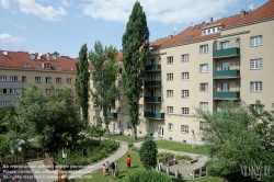 Viennaslide-00422314 Wien, Gemeindebau des 'Roten Wien' - Vienna, Council Tenement Block, 'Red Vienna', Matteotti-Hof; Siebenbrunnenfeldg. 26–30, Heinrich Schmid, Hermann Aichinger 1926 bzw. 1927