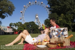 Viennaslide-01030225 Wien, Junges Paar im Prater - Vienna, Young Couple in Prater