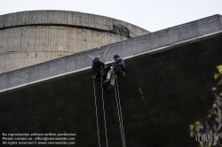 Viennaslide-01108349 Wien, Flakturm, Industriekletterer - Vienna, Flak Tower, Professional Climbers