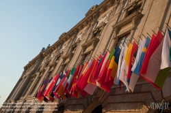 Viennaslide-01113139 Wien, Fahnen am Konferenzzentrum Hofburg - Vienna, Flags on the Facade of Hofburg Conference Center