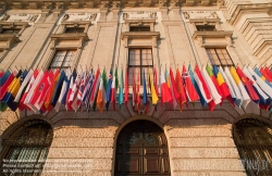 Viennaslide-01113143 Wien, Fahnen am Konferenzzentrum Hofburg - Vienna, Flags on the Facade of Hofburg Conference Center