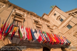 Viennaslide-01113146 Wien, Fahnen am Konferenzzentrum Hofburg - Vienna, Flags on the Facade of Hofburg Conference Center