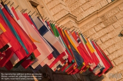 Viennaslide-01113147 Wien, Fahnen am Konferenzzentrum Hofburg - Vienna, Flags on the Facade of Hofburg Conference Center