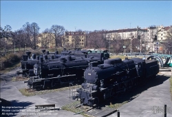 Viennaslide-01252747 Wien, Technisches Museum, Dampfloks im Freigelände, historische Aufnahme, 1985