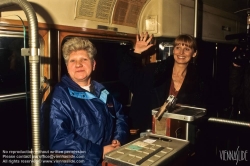 Viennaslide-02460122 Wien, Straßenbahn, Wiens letzter Schaffner, 20.12.1996 auf Linie 46 - Vienna, Tramway, the last Conductor, December 20, 1996 on Line 46