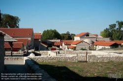 Viennaslide-04222221 Das Museum Carnuntinum in Bad Deutsch-Altenburg in Niederösterreich ist Teil und als sogenanntes Schatzhaus auch das Kernstück der ehemaligen Römerstadt Carnuntum. Es hat Geschichte und das Alltagsleben des antiken Legionslagers und der antiken Zivilstadt von Carnuntum zum Thema und präsentiert in seiner Ausstellung hauptsächlich Fundstücke aus den Grabungen auf diesen Plätzen. Mit über 2 Millionen Fundstücken im Depot ist es das größte Römermuseum in Österreich.