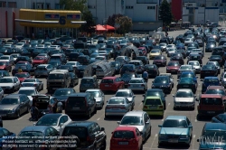 Viennaslide-04300120 Einkaufsverkehr im Süden von Wien, Shopping City Süd