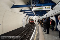 Viennaslide-05191116 London Underground, Tube Line, Embankment