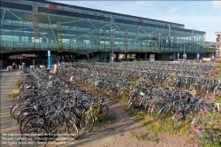 Viennaslide-05851989 Gent, Fahrradparkplatz am Bahnhof St-Pieters // Ghent, bicycle parking at St-Pieters Train Station