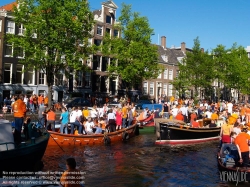 Viennaslide-05913024 Koninginnedag (deutsch Königinnentag) ist Nationalfeiertag in den Niederlanden, der jährlich am 30. April gefeiert wird. An diesem Tag feiern die Niederländer den Geburtstag ihrer Königin.