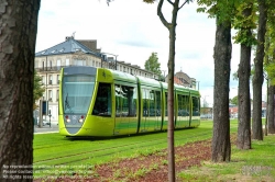 Viennaslide-05252903h Reims, moderne Straßenbahn, Design in Anlehnung an ein Champagnerglas - Reims, modern Tramway, Champagne Glass Design