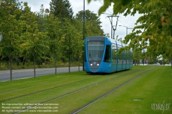 Viennaslide-05252918 Reims, moderne Straßenbahn, Design in Anlehnung an ein Champagnerglas - Reims, modern Tramway, Champagne Glass Design