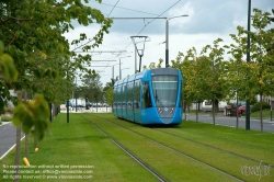 Viennaslide-05252919 Reims, moderne Straßenbahn, Design in Anlehnung an ein Champagnerglas - Reims, modern Tramway, Champagne Glass Design