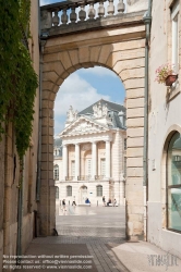 Viennaslide-05254118 Dijon, Altstadt, Place de la Libération, Rue du Palais, Blick auf das Rathaus - Dijon, City Center, Place de la Libération, Rue du Palais, Town Hall in the Background