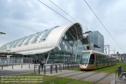 Viennaslide-05263964 Orleans, Bahnhof, neue Passagierhalle entworfen von den Architekten AREP (Integrierte Forschungsabteilung der SNCF), Jean-Marie Duthilleul und François Bonnefille - Orleans, Train Station by  AREP, Jean-Marie Duthilleul und François Bonnefille