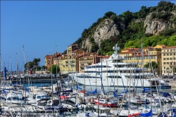 Viennaslide-05284404 Nizza, Hafen, Superyacht Mimtee im Hintergrund // Nice, Harbour, Super Yacht Mimtee at the background