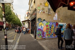 Viennaslide-05323031 Butte aux Cailles ist der Name eines Hügels (franz. butte) in Paris. Er liegt im 13. Arrondissement. Dieses unweit der Place d'Italie gelegene frühere Arbeiterviertel steht in starkem Kontrast zu den dort entstandenen Hochhäusern. Hier ist das Bild geprägt von kleinen, malerischen, oft noch mit Kopfsteinpflaster versehenen Straßen, vorwiegend niedrigen Häusern und zahlreichen Restaurants und Cafés.