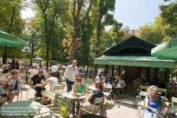 Viennaslide-05338130 Der Jardin du Luxembourg ist ein früher königlicher, heute staatlicher Schlosspark im Pariser Quartier Latin mit einer Fläche von 26 Hektar. Die Anlage gehört zum Palais du Luxembourg, in dem der Senat tagt, das Oberhaus des französischen Parlamentes.