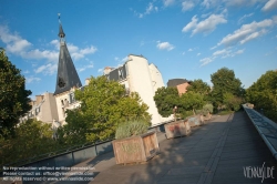 Viennaslide-05338823 Die Coulée verte René-Dumont ist ein 4,5 Kilometer langer Parkwanderweg, der zunächst entlang der Avenue Daumesnil im 12. Arrondissement von Paris führt. Er beginnt nahe dem Platz Place de la Bastille, der am U-Bahnhof Bastille von den Linien 1, 5 und 8 der Métro Paris erschlossen wird.