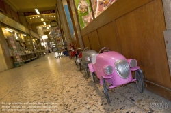 Viennaslide-05341404 Die Passage de Choiseul ist eine überdachte Ladenpassage mit Glasdach aus der ersten Hälfte des 19. Jahrhunderts im 2. Arrondissement in Paris. Die Passage de Choiseul ist ein schützenswertes Denkmal.