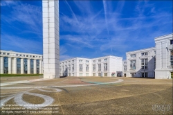 Viennaslide-05364415f Paris, Cergy, Les Colonnes de Saint Christophe, Ricardo Bofill Taller de Arquitectura, 1986 // Paris, Cergy, Les Colonnes de Saint Christophe, Ricardo Bofill Taller de Arquitectura, 1986 