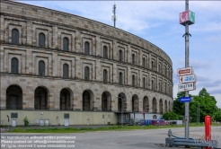 Viennaslide-06490821 Die Kongresshalle ist – nach Prora – der zweitgrößte erhaltene nationalsozialistische Monumentalbau in Deutschland und steht unter Denkmalschutz. Der Entwurf mit einem freitragenden Dach stammt von den Nürnberger Architekten Ludwig und Franz Ruff. Die Halle war als Kongresszentrum für die NSDAP mit Platz für 50.000 Menschen geplant. Von der vorgesehenen Höhe von rund 70 Metern wurden nur 39 erreicht.