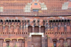 Viennaslide-06490832 Die Kongresshalle ist – nach Prora – der zweitgrößte erhaltene nationalsozialistische Monumentalbau in Deutschland und steht unter Denkmalschutz. Der Entwurf mit einem freitragenden Dach stammt von den Nürnberger Architekten Ludwig und Franz Ruff. Die Halle war als Kongresszentrum für die NSDAP mit Platz für 50.000 Menschen geplant. Von der vorgesehenen Höhe von rund 70 Metern wurden nur 39 erreicht.