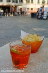 Viennaslide-06804186 Venedig, Aperol Sprizz im Caffe Rosso, Campo Santa Margherita // Venice, Aperol Sprizz at Caffe Rosso, Campo Santa Margherita