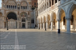 Viennaslide-06897818 Venedig, Markusplatz, Krise der Tourismusindustrie wegen der CoVid-19 Maßnahmen // Venice, Piazza San Marco, Tourism Crisis due to the CoVid-19 Measurements