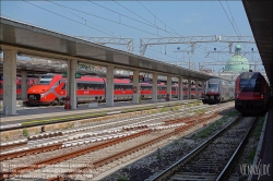 Viennaslide-06899912 Venedig, Bahnhof Venezia Santa Lucia // Train Station Venezia Santa Lucia