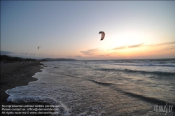 Viennaslide-92110122 Kitesurfing