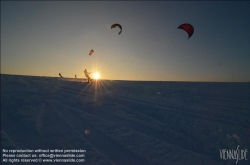 Viennaslide-92117034 Snowkite