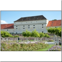 Schloss_Neugebaeude_00380404.jpg