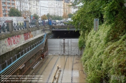 Viennaslide-00319139 Wien, Flutsperre der U-Bahn U4 bei der Brückengasse am Wienfluss // Vienna, Flood Protection of Subway Line U4