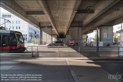 Viennaslide-00811052 Wien, Straßenbahnstation Geiereckstraße unter der Südosttangente, Autobahn A23