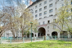 Viennaslide-00424638f Wien, Gemeindebau des 'Roten Wien' - Vienna, Council Tenement Block, 'Red Vienna', Fuchsenfeldhof, Längenfeldgasse 68, Heinrich Schmid und Hermann Aichinger 1925