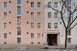 Viennaslide-00426673f Wien, Gemeindebau des 'Roten Wien' - Vienna, Council Tenement Block, 'Red Vienna', Leopoldine Glöckel-Hof, Steinbauergasse 1–7, Josef Frank, Oskar Wlach und Oskar
Strnad 1932