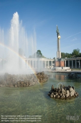 Viennaslide-01092417 Wien, Heldendenkmal der Roten Armee und Hochstrahlbrunnen am Schwarzenbergplatz - Vienna, Russian Monument