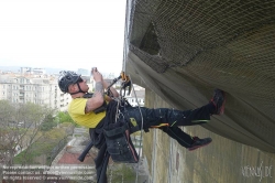 Viennaslide-01108345 Wien, Flakturm, Industriekletterer - Vienna, Flak Tower, Professional Climbers