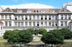 Viennaslide-01154604 Wien, Finanzamt für den 8., 16., 17. Bezirk, Josefstädterstraße 39, Palais Strozzi, Vordertrakt