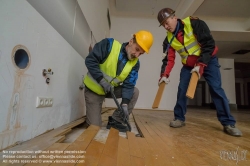 Viennaslide-01204058 Ehemalige Wienstrom-Zentrale, Wertstoffsammlung in einem Altbau durch Firma Baukarussell