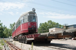 Viennaslide-03700261 Wien, Straßenbahn, Hauptwerkstätte, Verladung des ausgemusterten Straßenbahnwagens 4790 für den Transport nach Polen - Vienna, Tramway, Main Workshop, Transport of a Tramcar