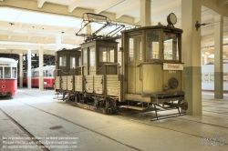 Viennaslide-03726432h Das Wiener Straßenbahnmuseum ist ein dem öffentlichen Verkehr gewidmetes Museum in Wien und das größte Straßenbahnmuseum der Welt. Der Schwerpunkt der Sammlung liegt in einer möglichst kompletten Dokumentation originaler historischer Straßenbahnfahrzeuge und Autobusse. Das Museum zählt zu den umfangreichsten Originalsammlungen weltweit.