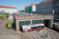 Viennaslide-03726466 Das Wiener Straßenbahnmuseum ist ein dem öffentlichen Verkehr gewidmetes Museum in Wien und das größte Straßenbahnmuseum der Welt. Der Schwerpunkt der Sammlung liegt in einer möglichst kompletten Dokumentation originaler historischer Straßenbahnfahrzeuge und Autobusse. Das Museum zählt zu den umfangreichsten Originalsammlungen weltweit.