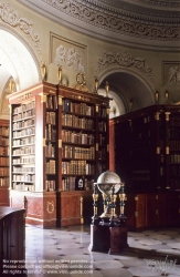 Viennaslide-04202511 Das Stift Klosterneuburg liegt im niederösterreichischen Klosterneuburg und ist ein Stift der Kongregation der österreichischen Augustiner-Chorherren. Die Basilika hat einen romanischen Ursprung mit gotischen Ergänzungen. Das Innere ist barock geprägt.